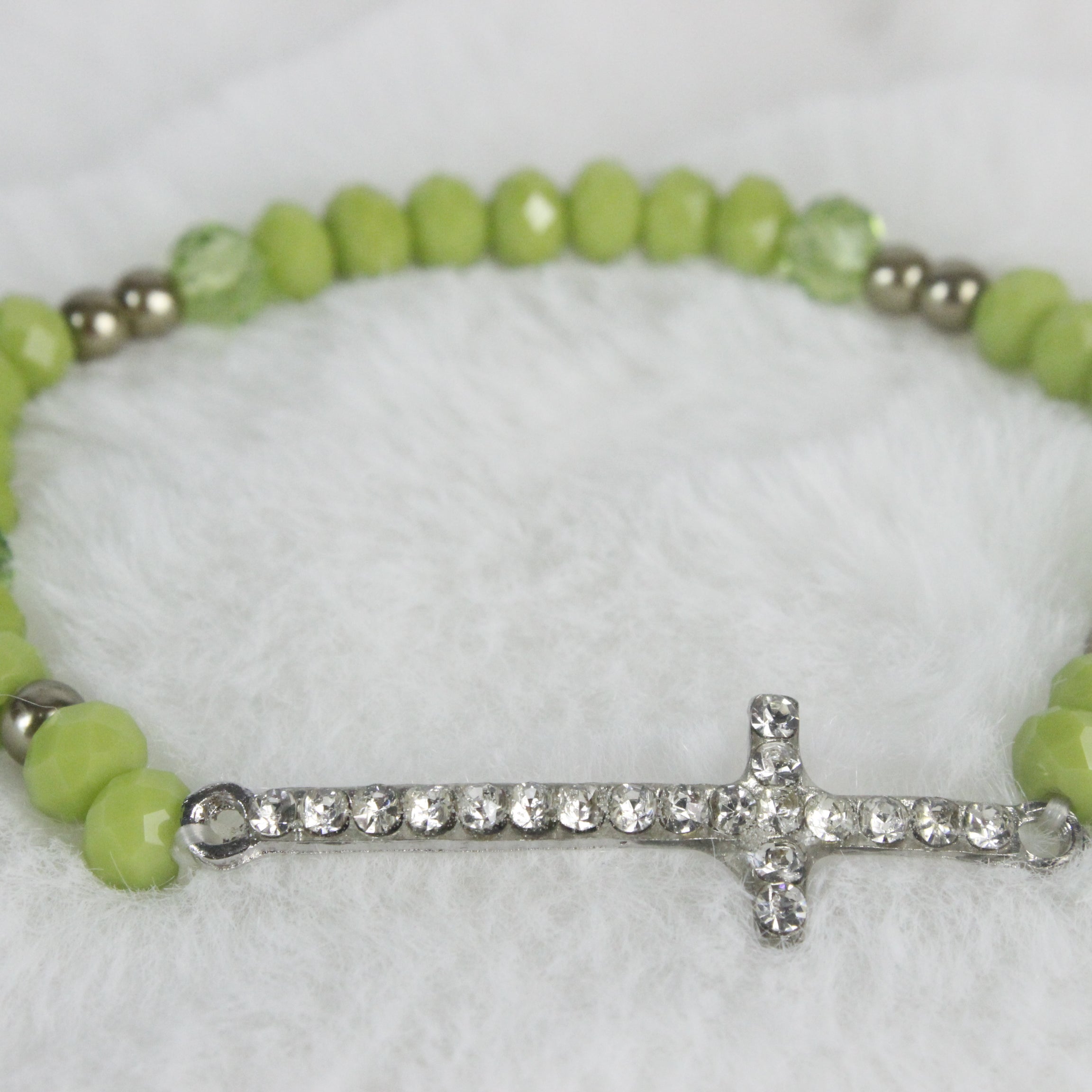 Pulsera con cristales y diamantes de imitación bordados en cruz B1402