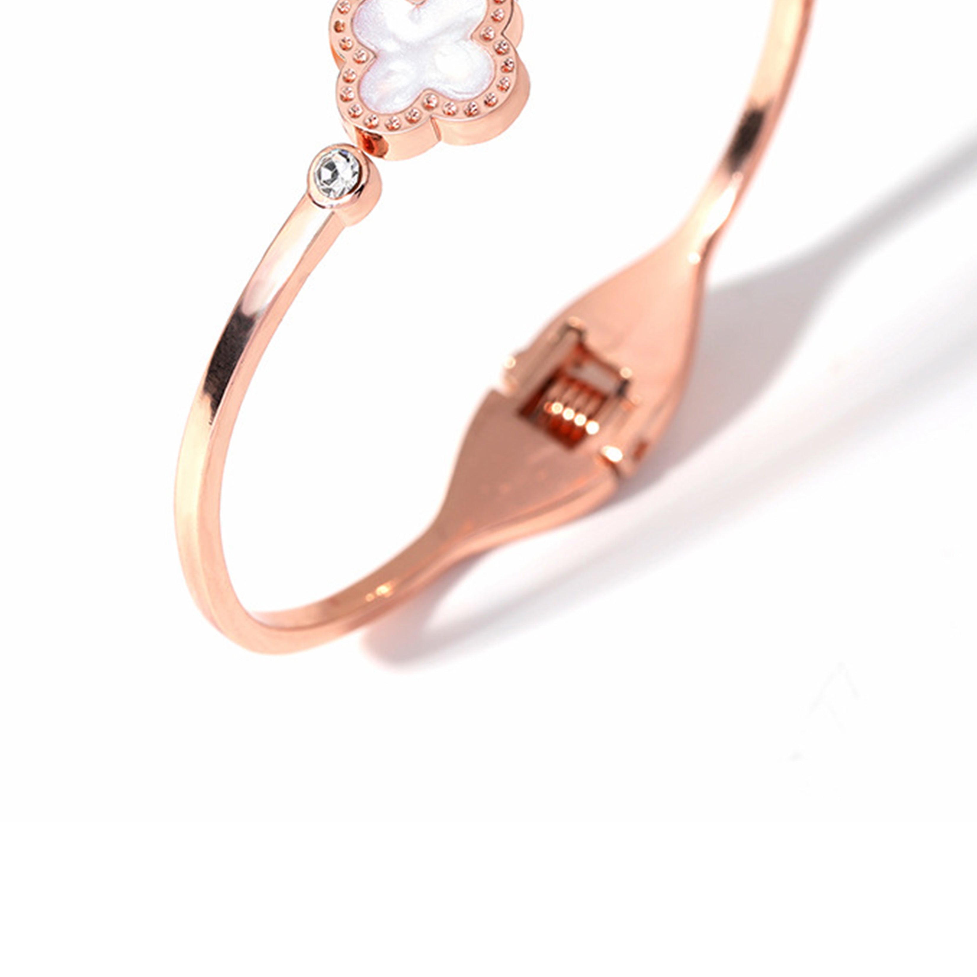 Clover Alloy Bracelets B2162