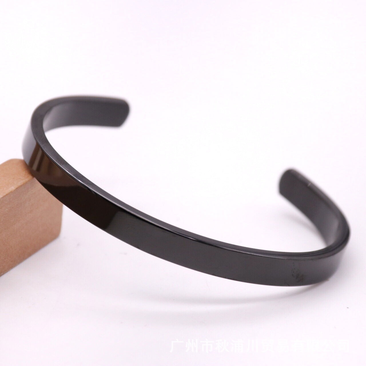 Brazalete de acero inoxidable B2615