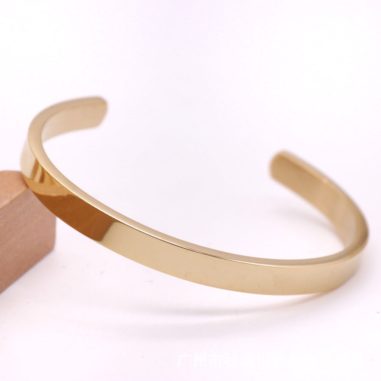 Brazalete de acero inoxidable B2615