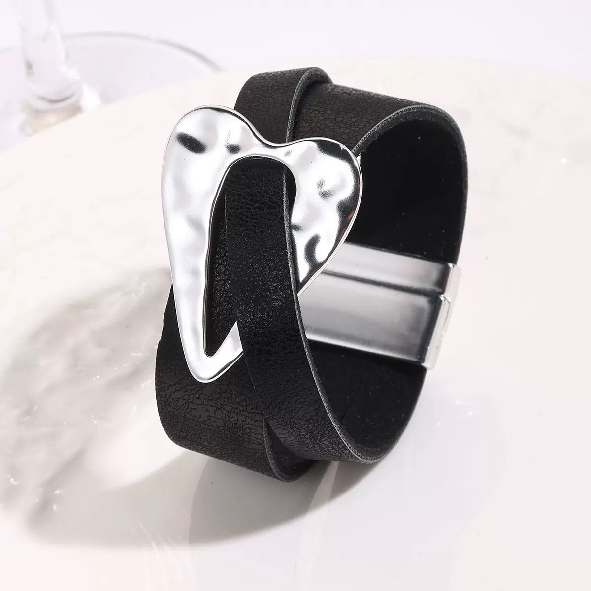 Bohemia Magnetic Bracelet B4330