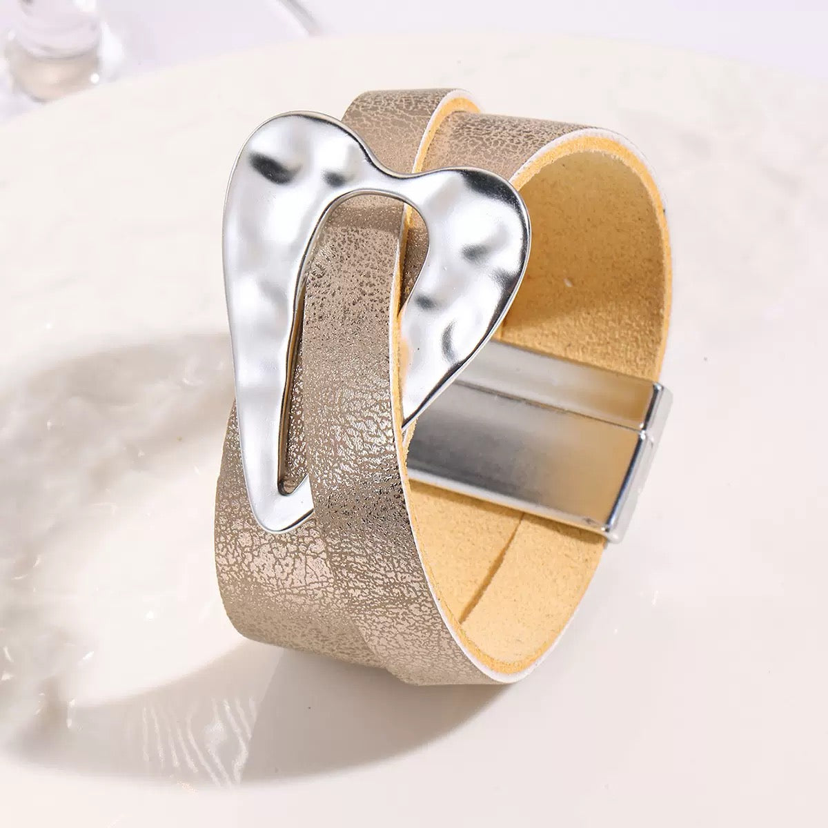 Bohemia Magnetic Bracelet B4330