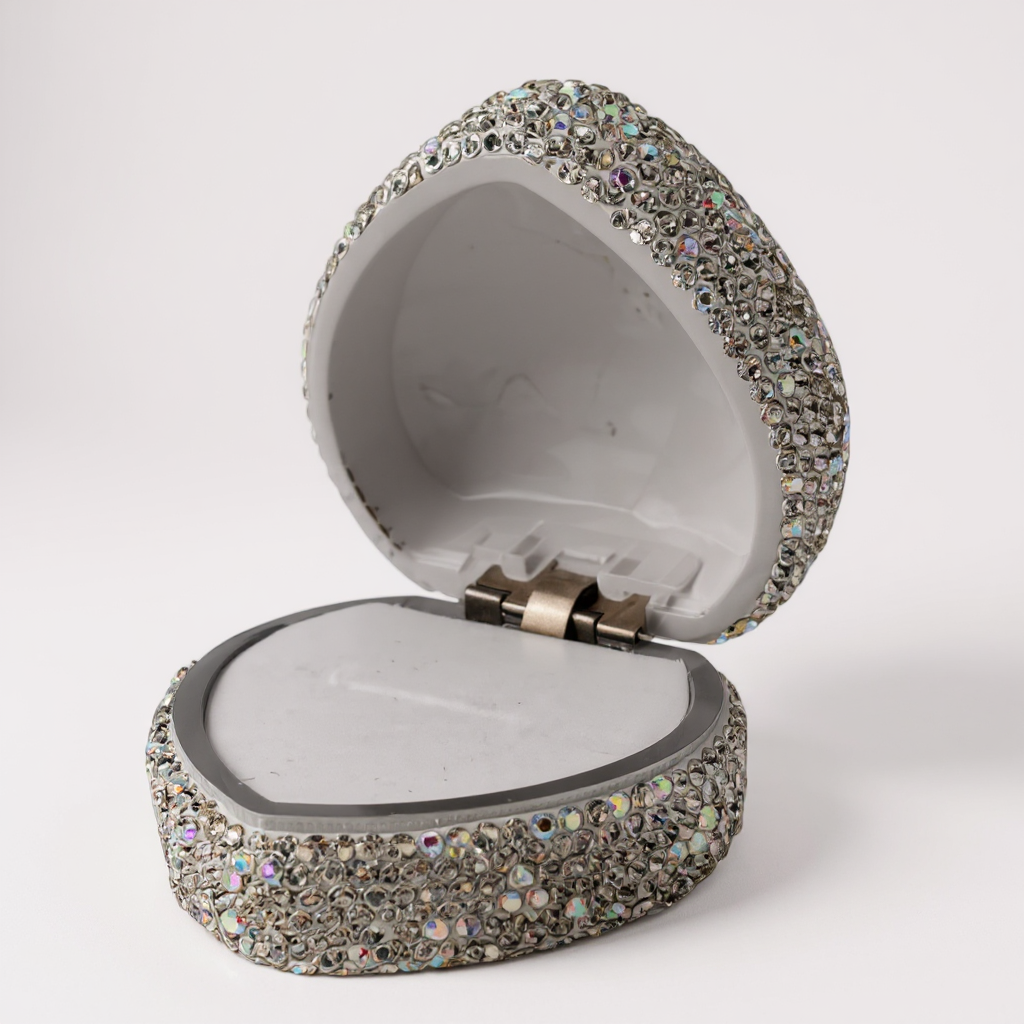 Heart Shaped Ring Box CR0097