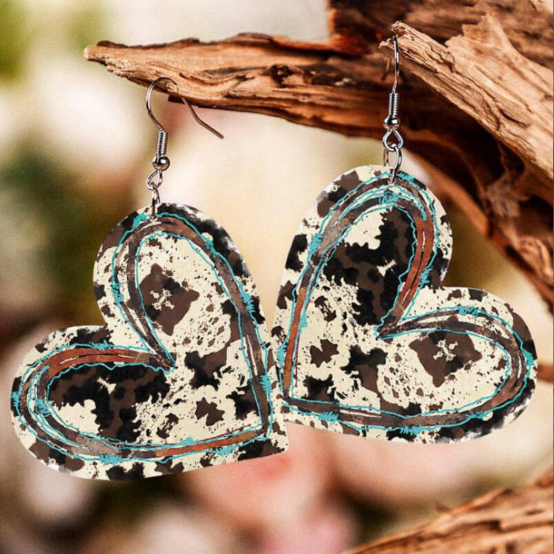 Pendientes de cuero con forma de corazón y estampado animal E5434