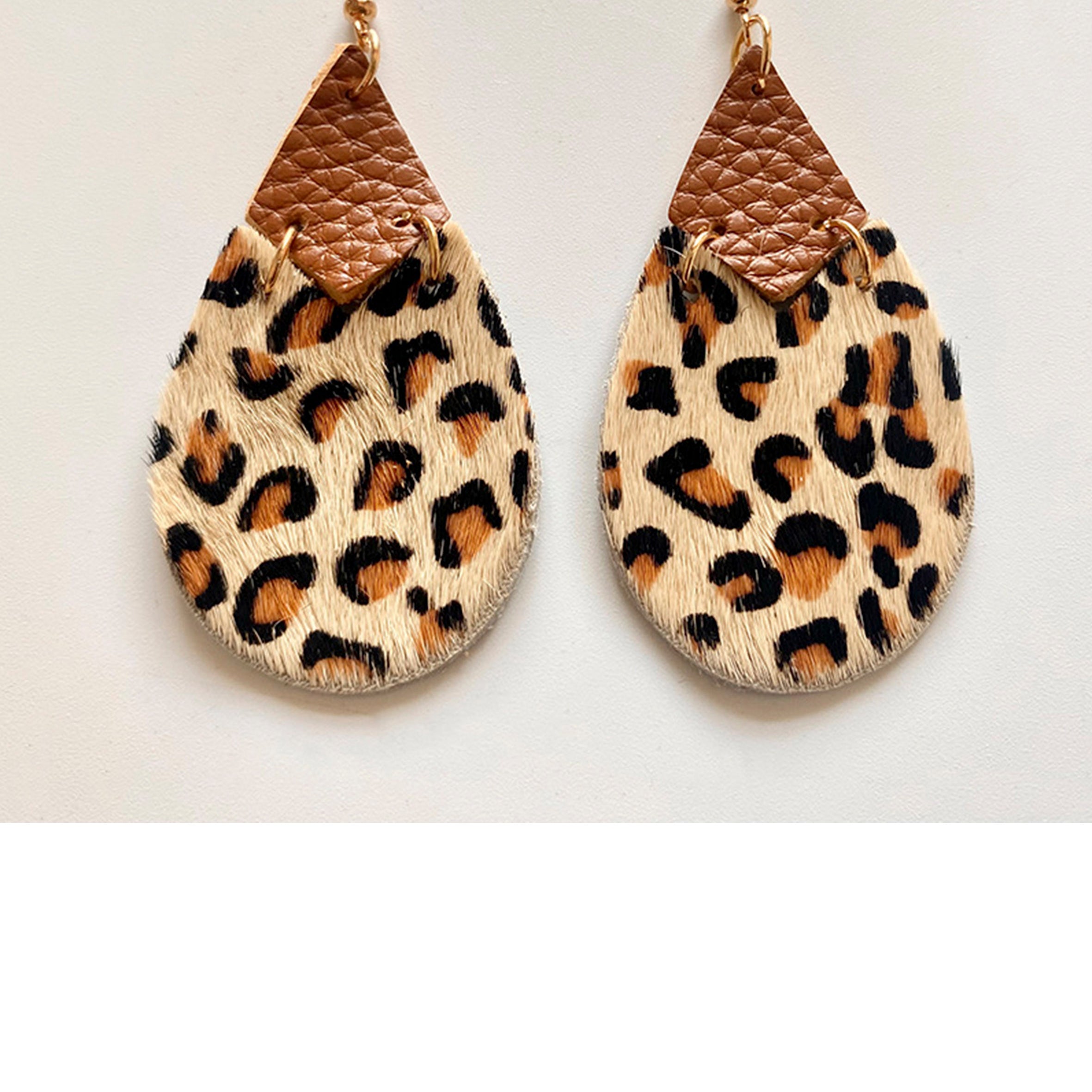 Pendientes de piel de vaca con forma de lágrima y estampado animal E6548