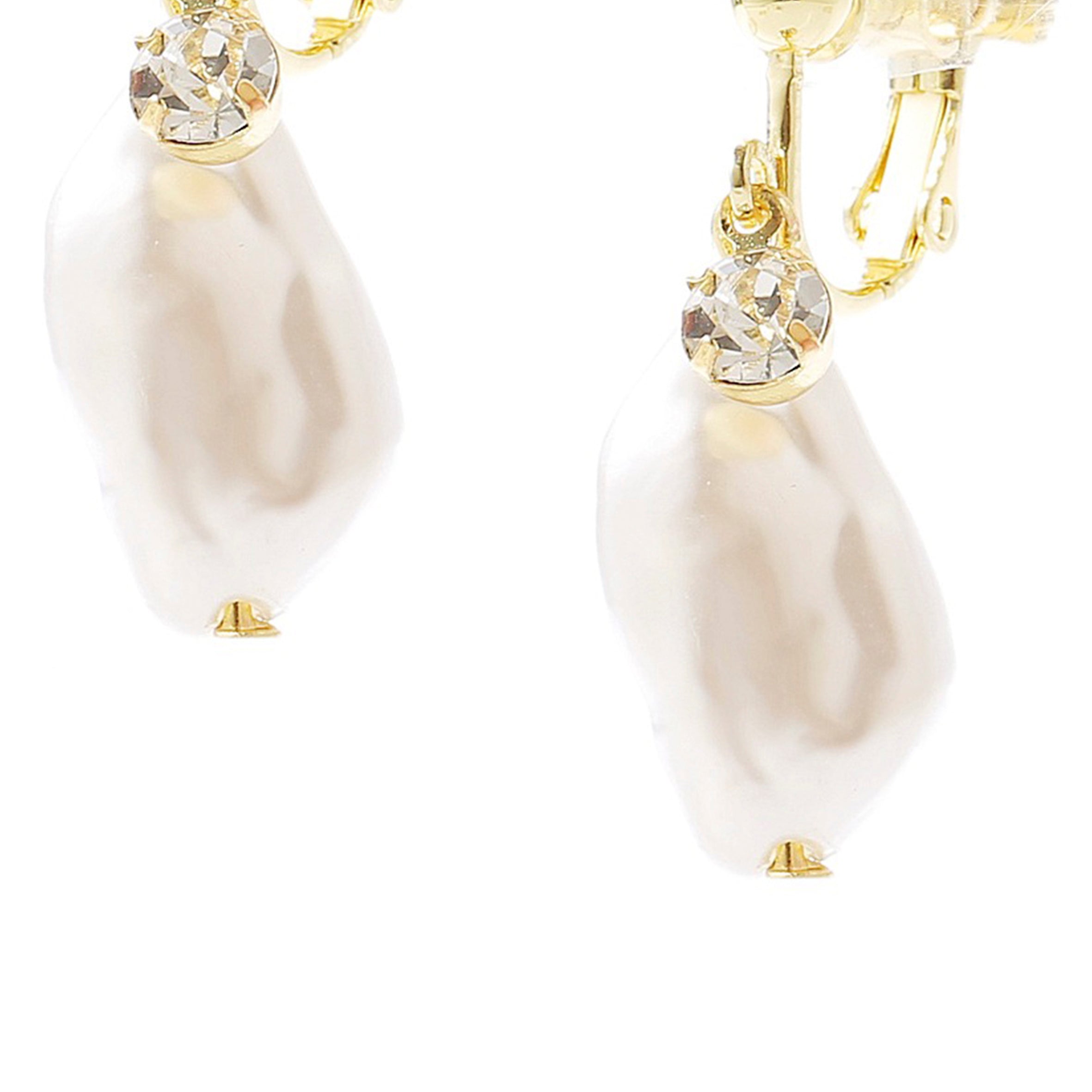 Irregular Pearl Clip On Stud Earrings E6658