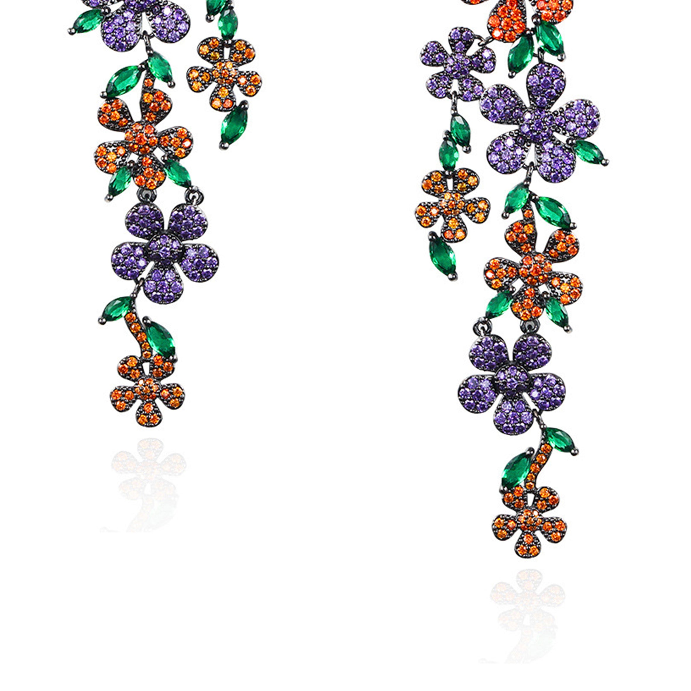 Pendientes con borlas de circonitas cúbicas y diseño floral E6746