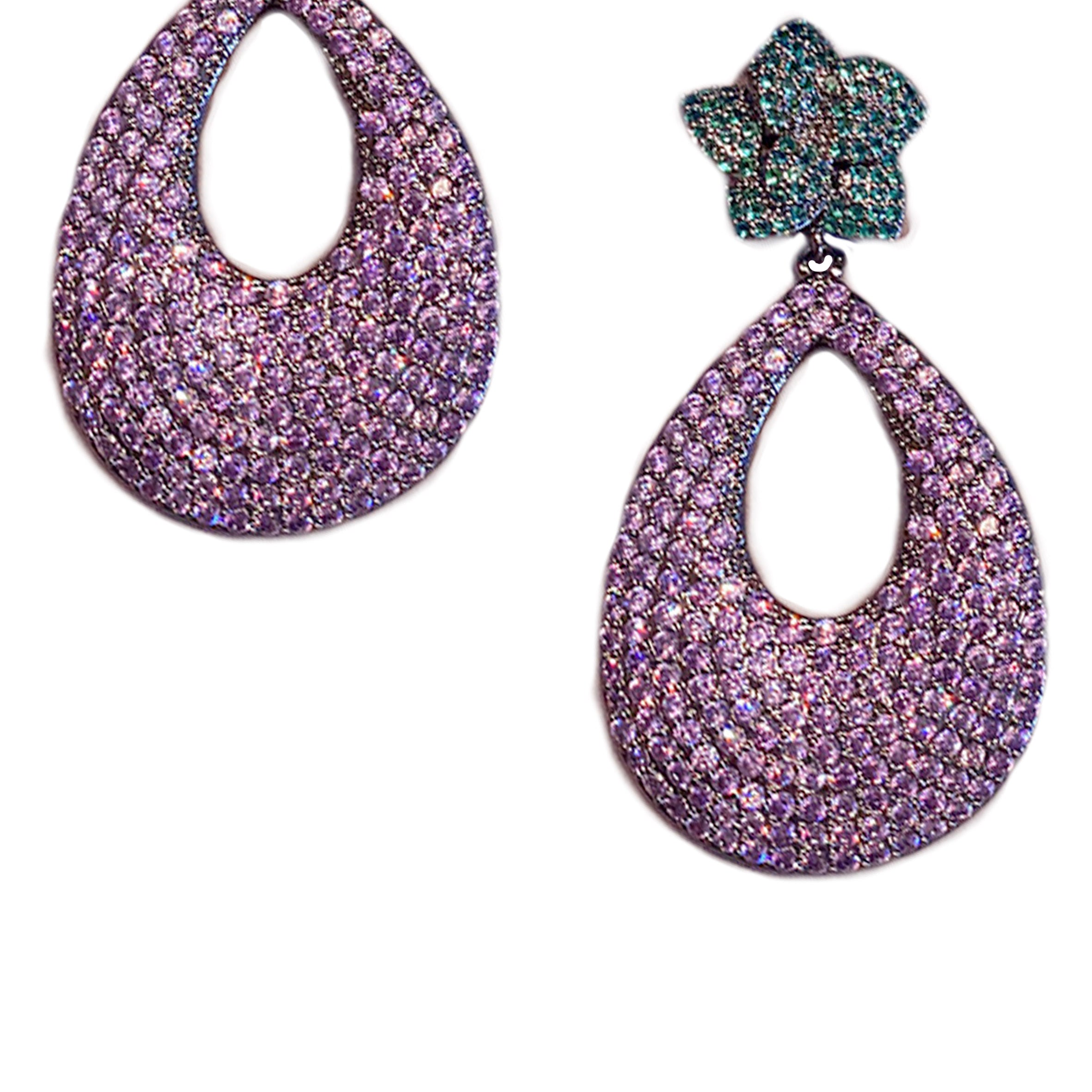 Pendientes de circonita cúbica con forma de lágrima floral E6782