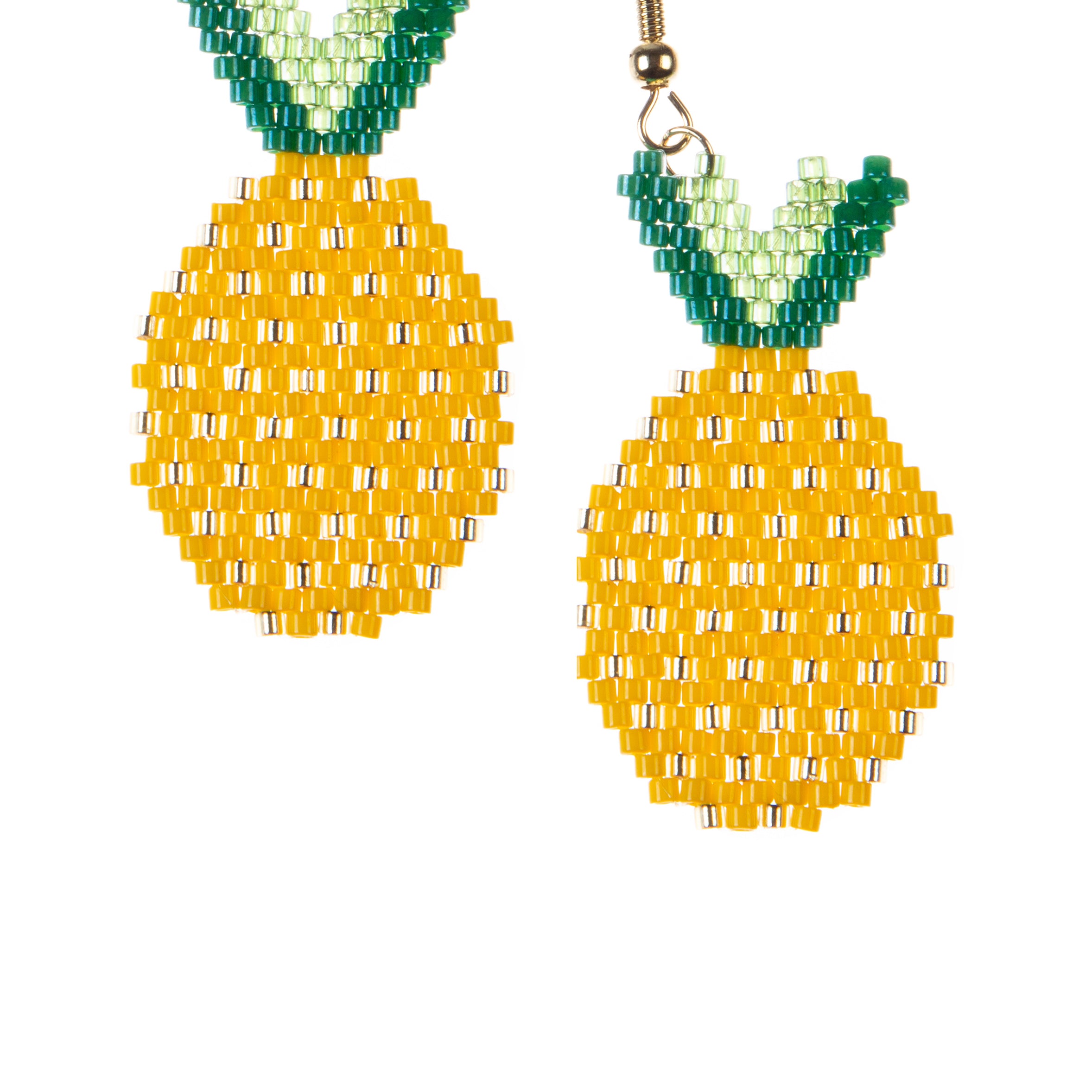 Pendientes de cuentas de semillas de piña E7119