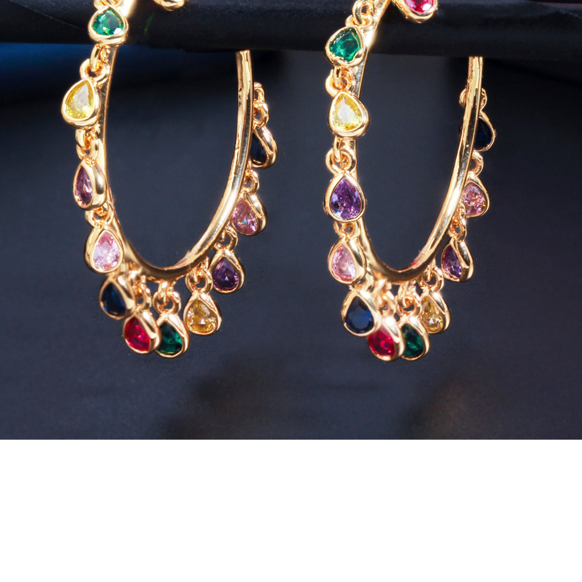 Pendientes de aro con circonitas cúbicas en forma de corazón E7227