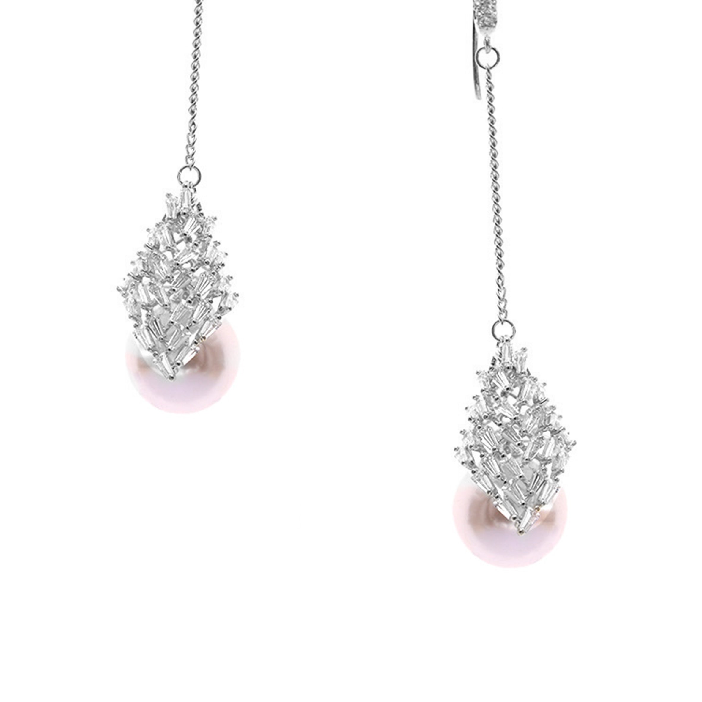 Pendientes de perlas y circonitas cúbicas en forma de lágrima E7807