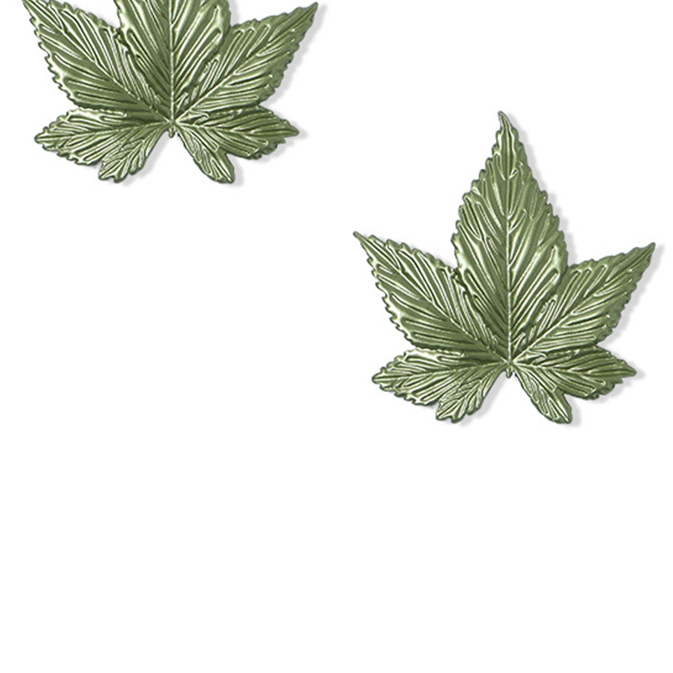 Pendientes de clip con forma de hoja E7901