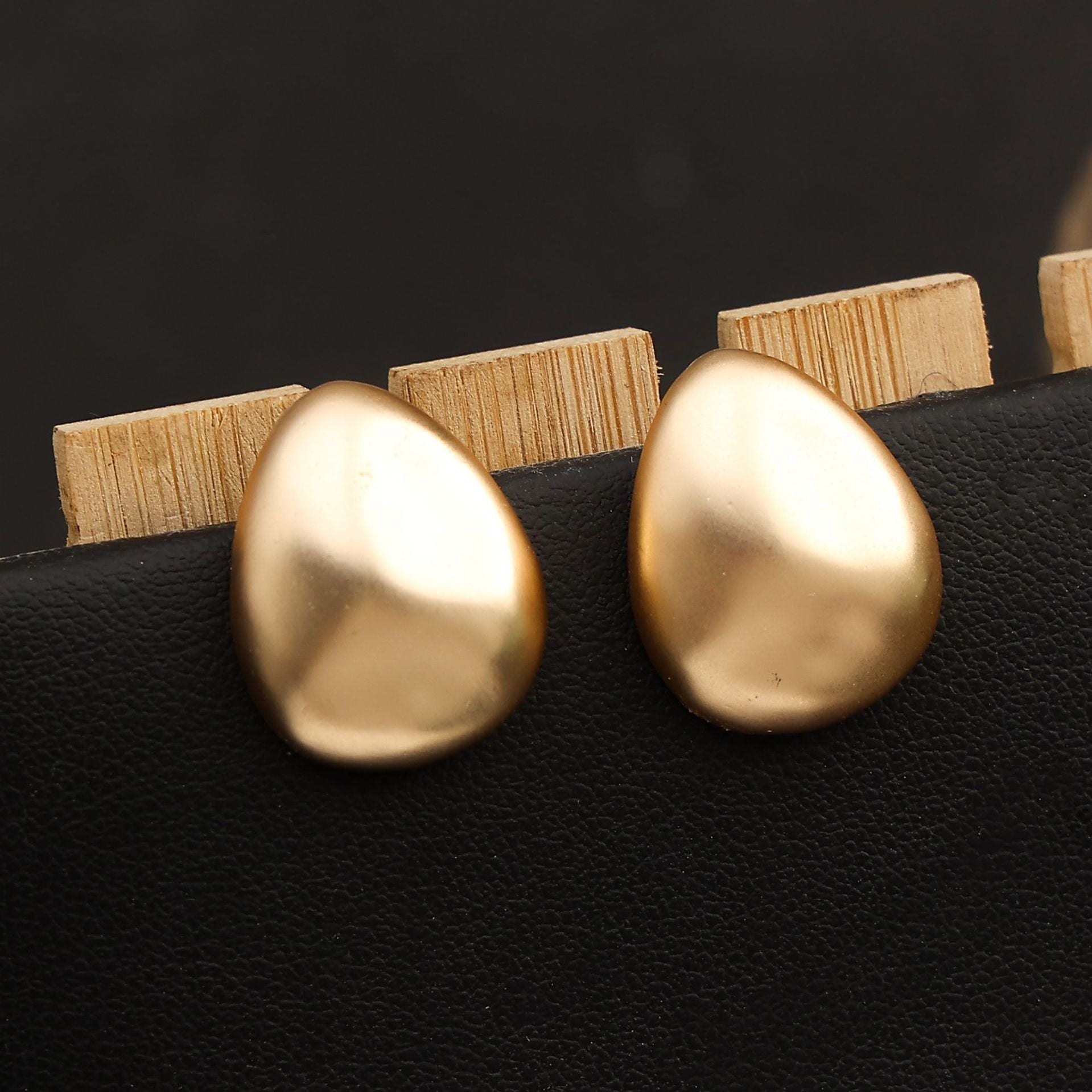 Pendientes geométricos de metal con clip E8471