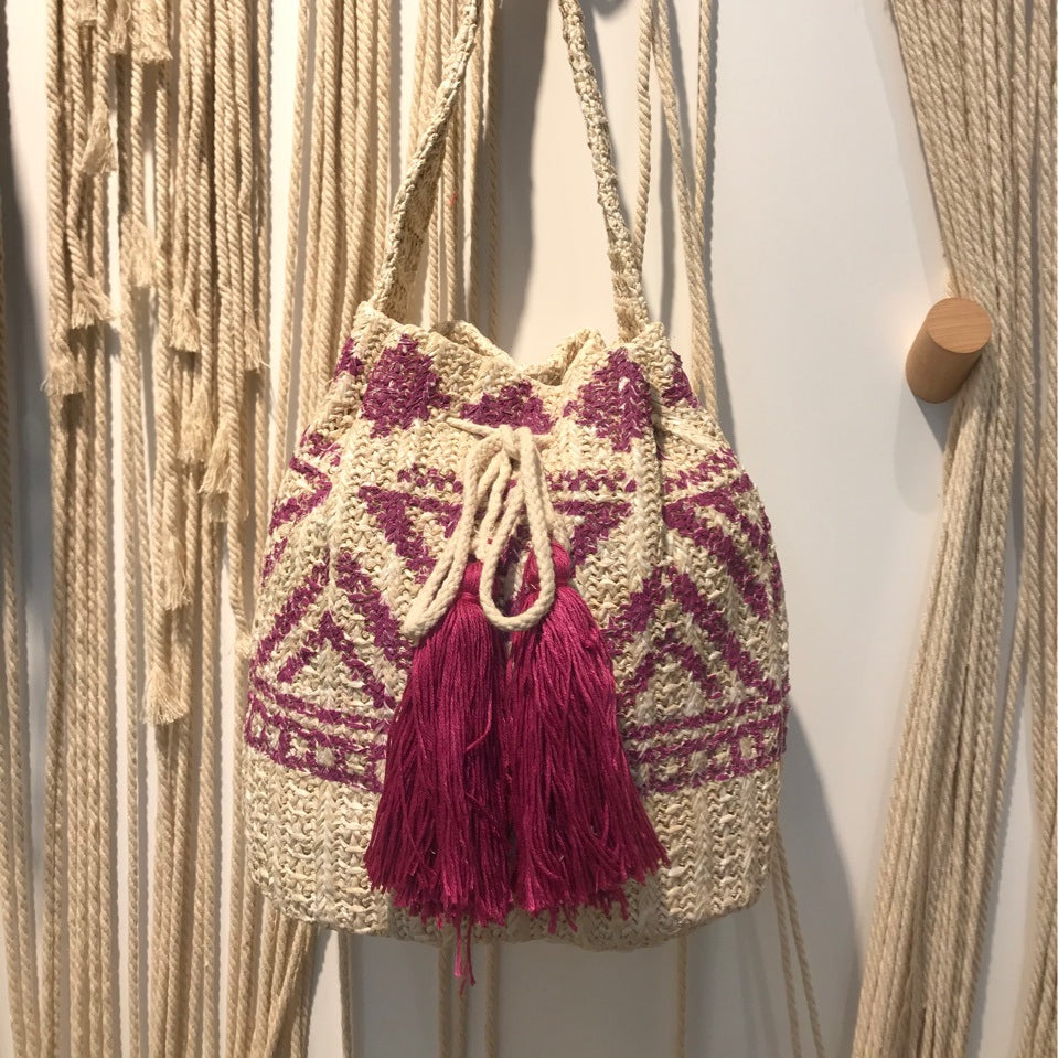 Bolso tipo cubo con estampado de diamantes HB0719