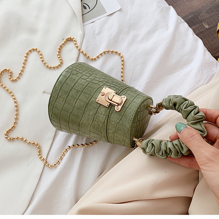 Bolso tipo cubo de piel sintética con estampado de cocodrilo HB1336