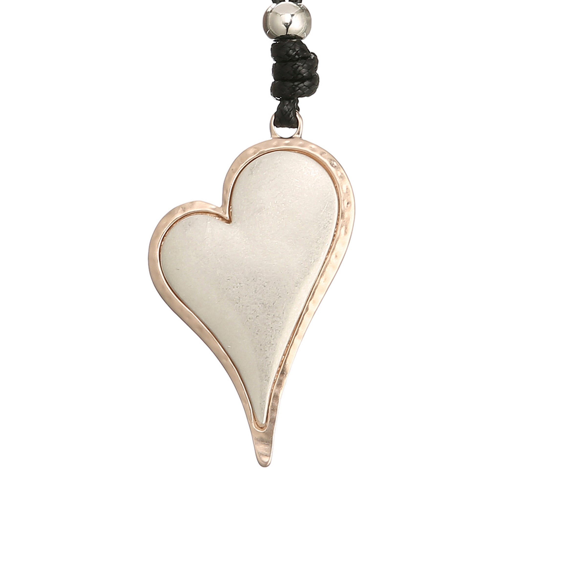 Collar de cuero con colgante de corazón N4040