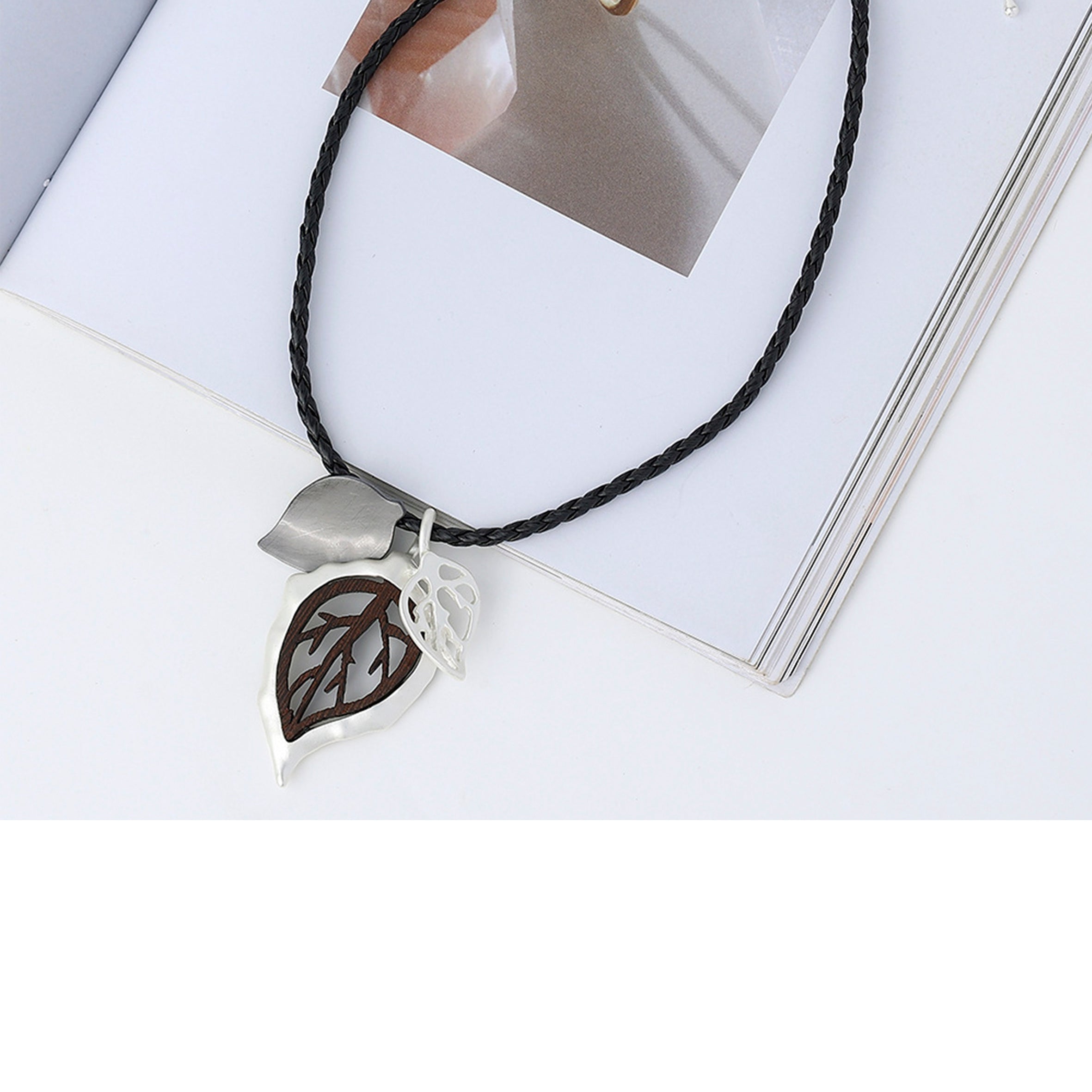 Leaf Alloy Leather Necklace N4686
