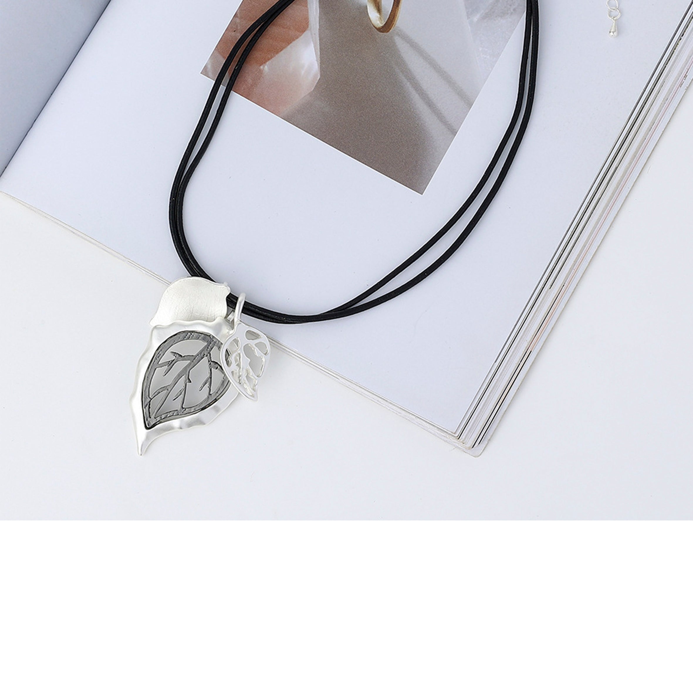 Leaf Alloy Leather Necklace N4686