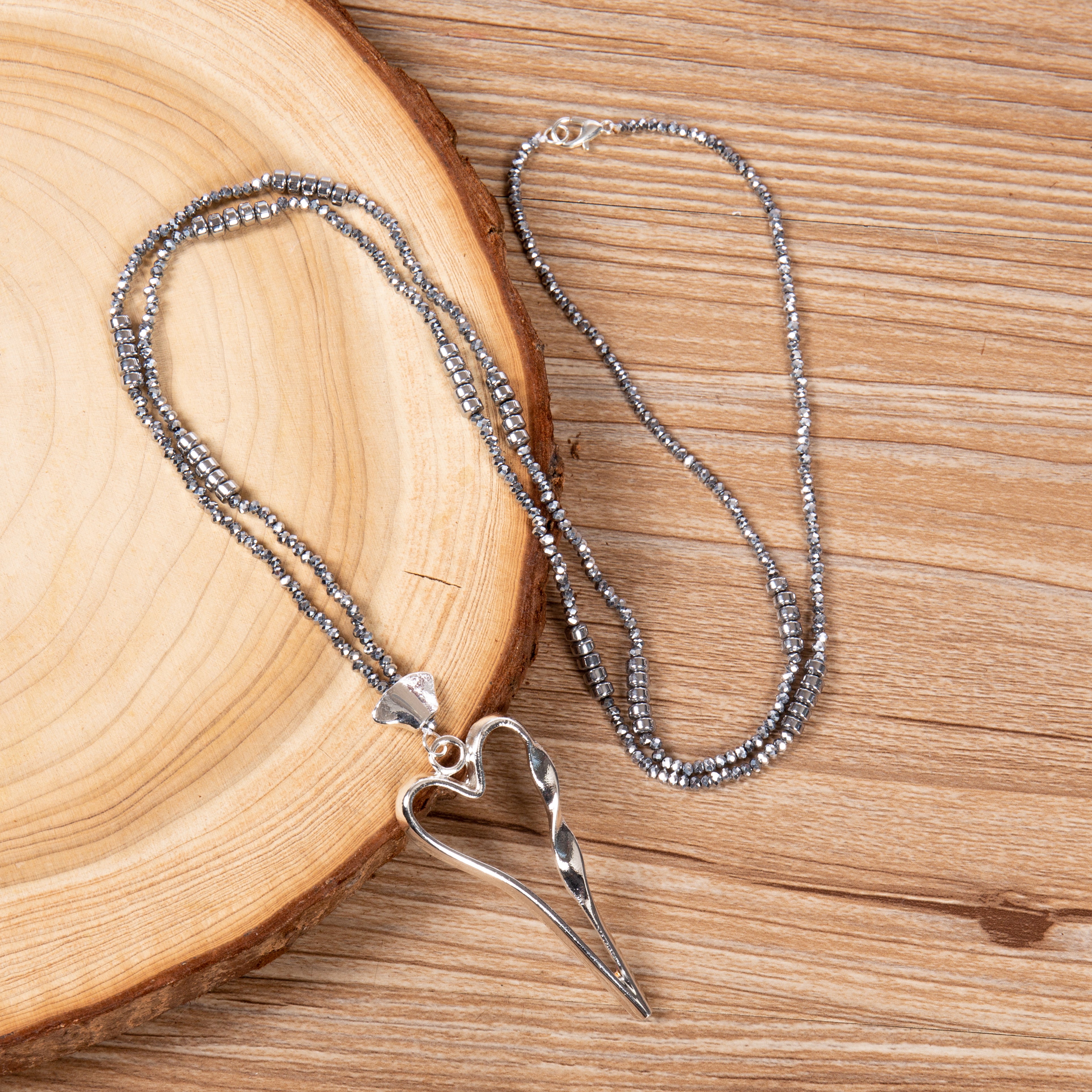 Heart Pendant Hematite Stone Metal Necklace N5572