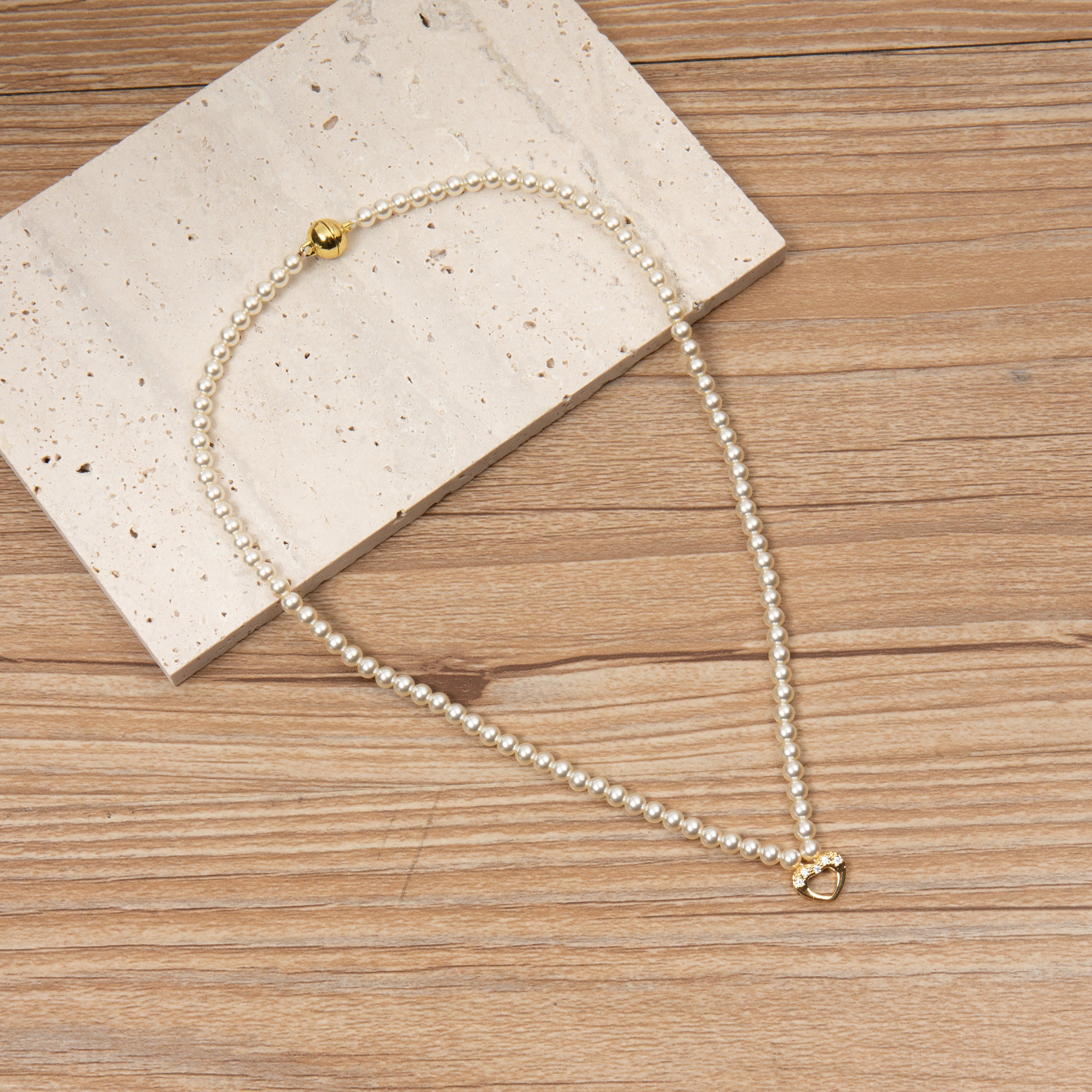 Baroque Style Heart Necklace N5706