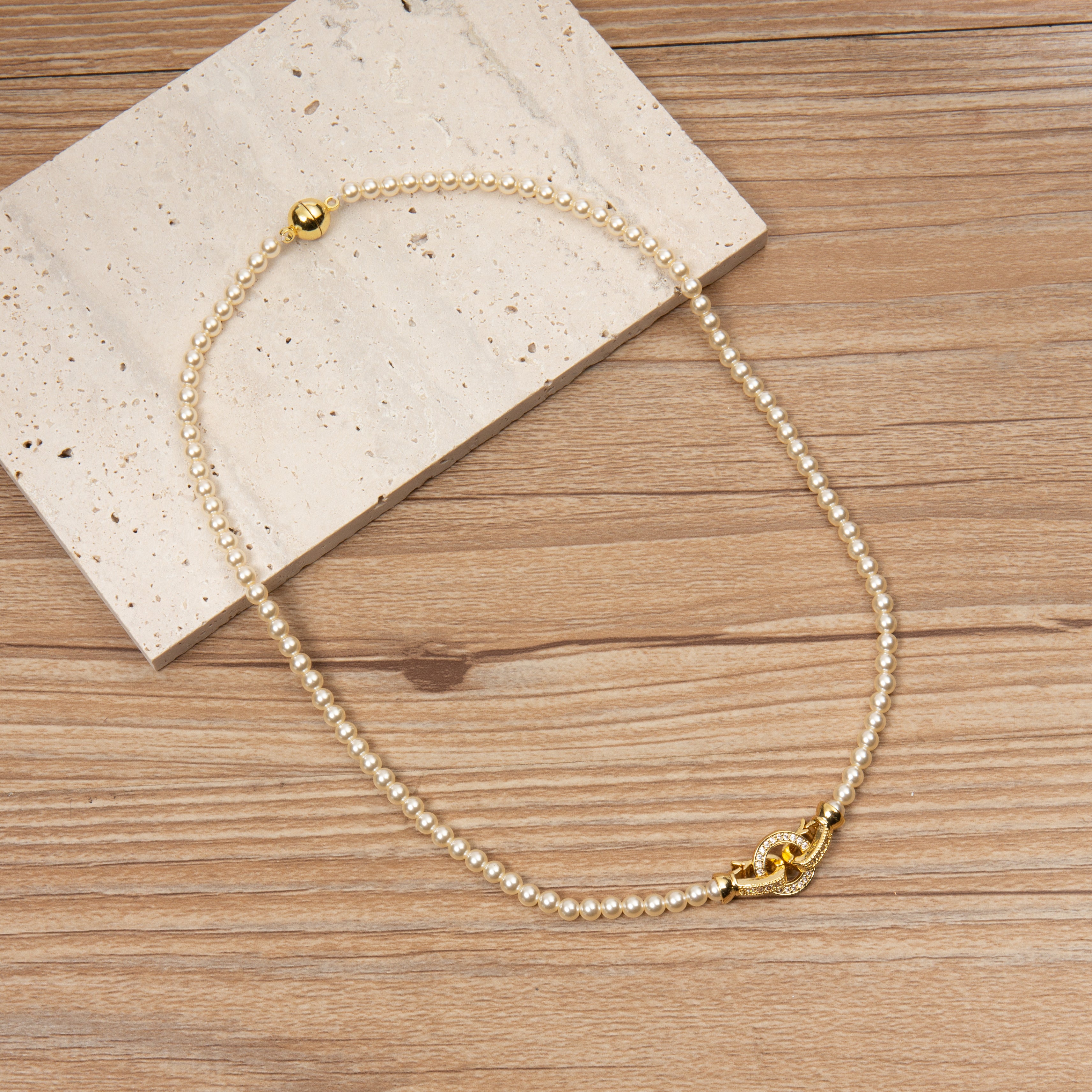 Baroque Style Lock Necklace N5710