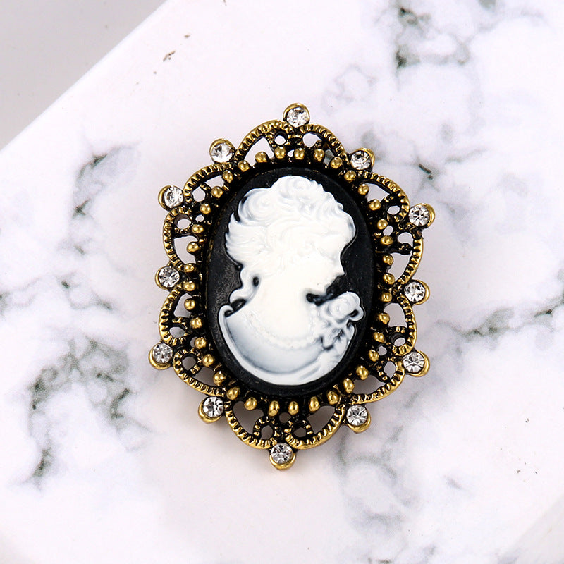 Baroque Portrait Brooch PA3784