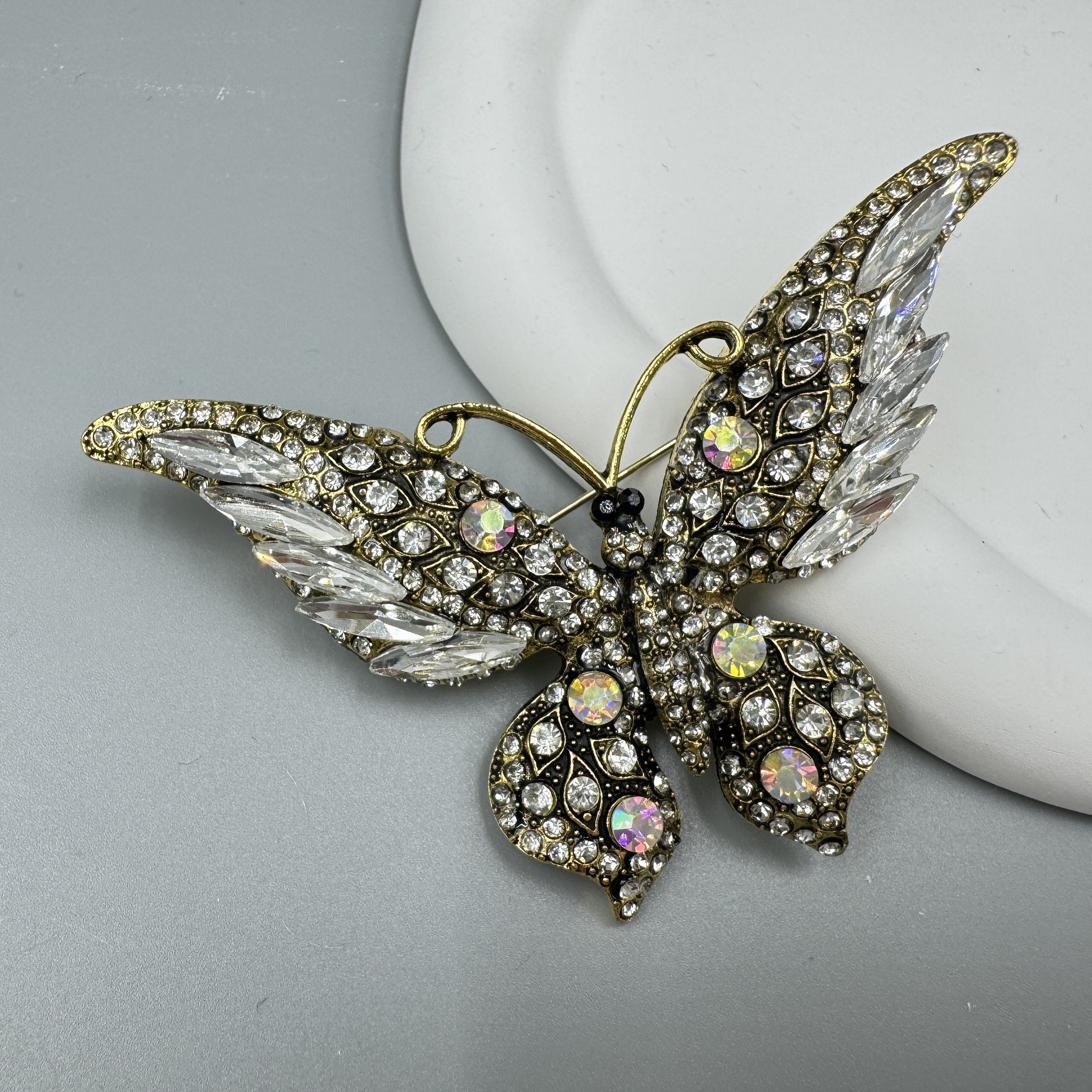 Broche de mariposa con diamantes de imitación PA5180