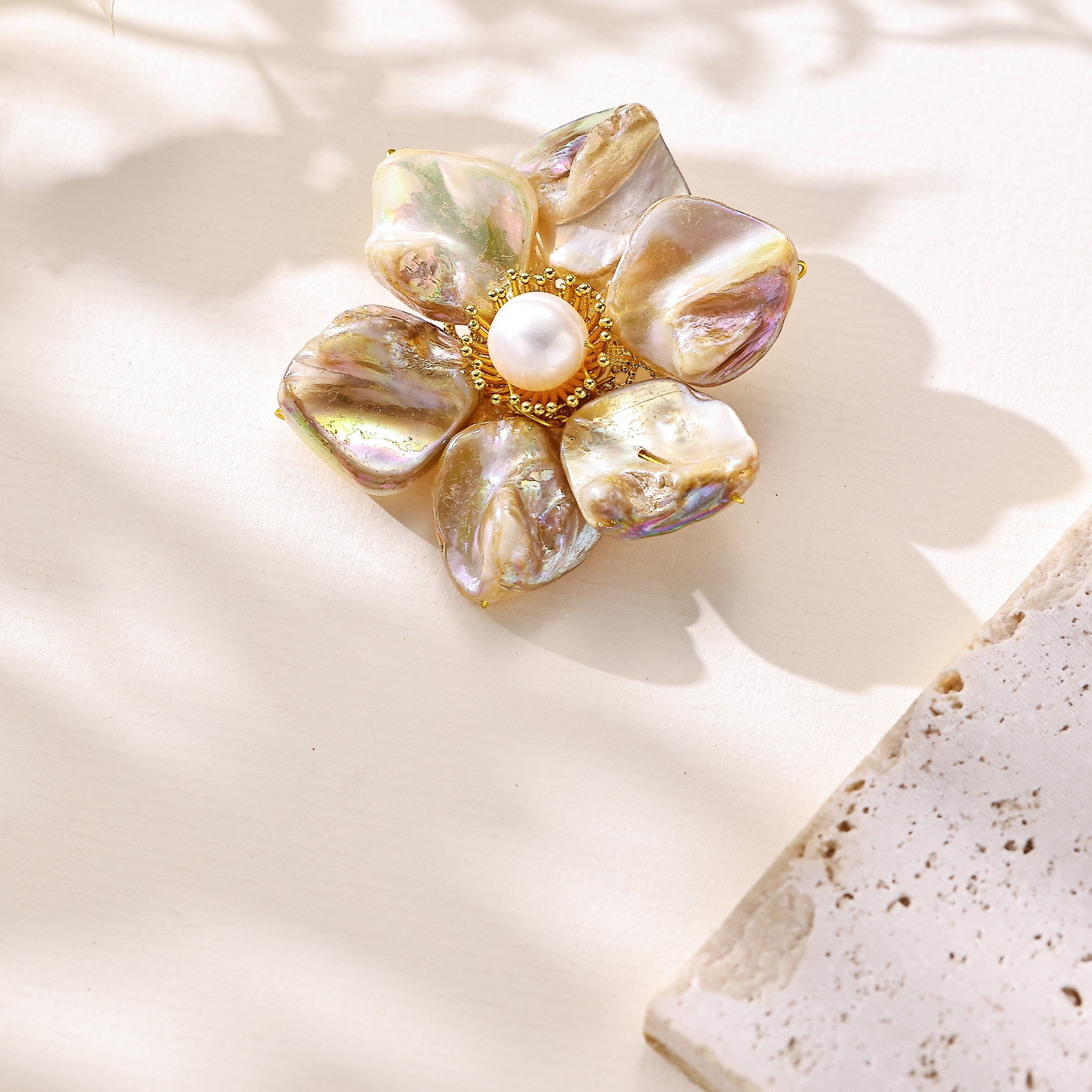 Flower Shell Brooch PA6220