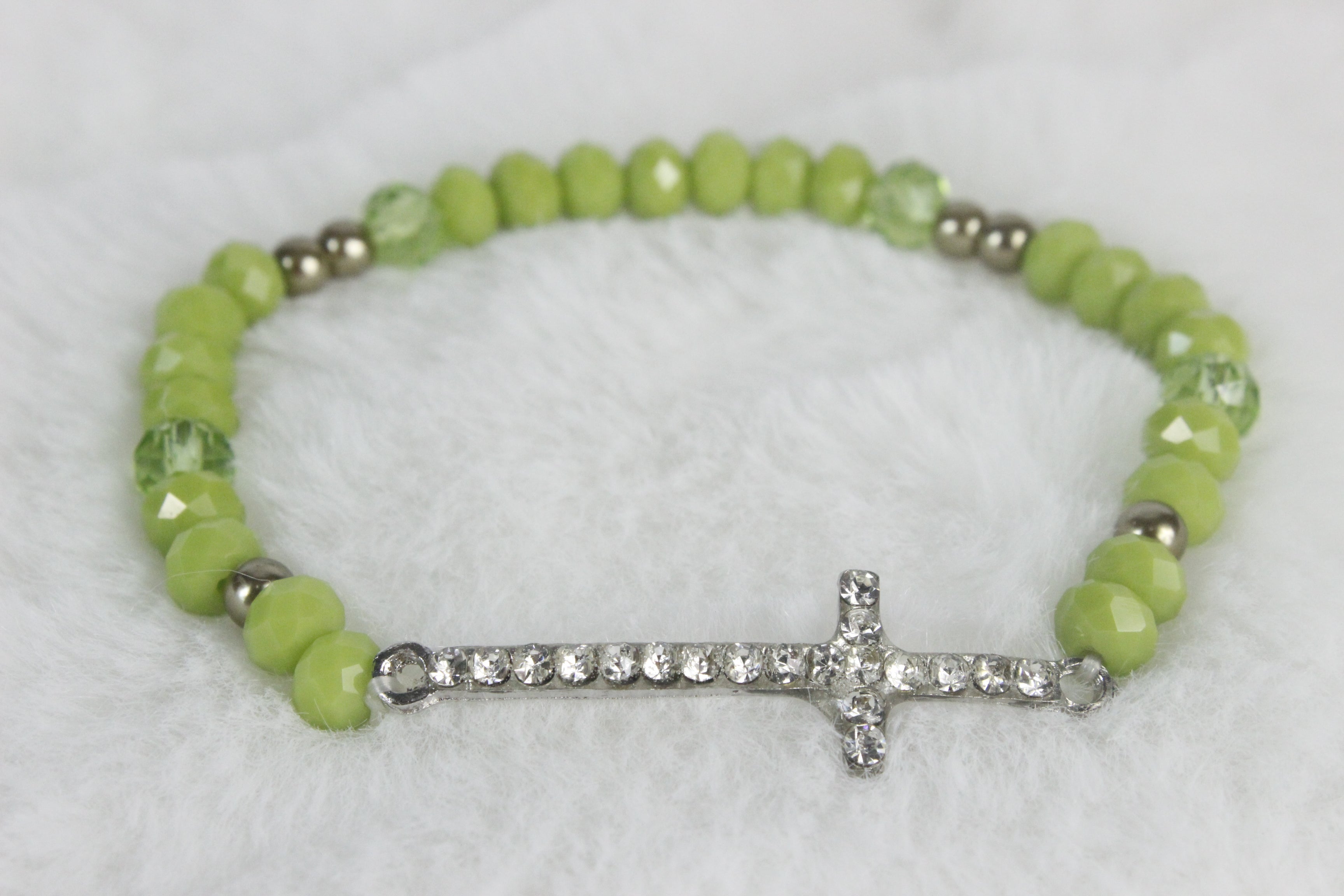 Pulsera con cristales y diamantes de imitación bordados en cruz B1402