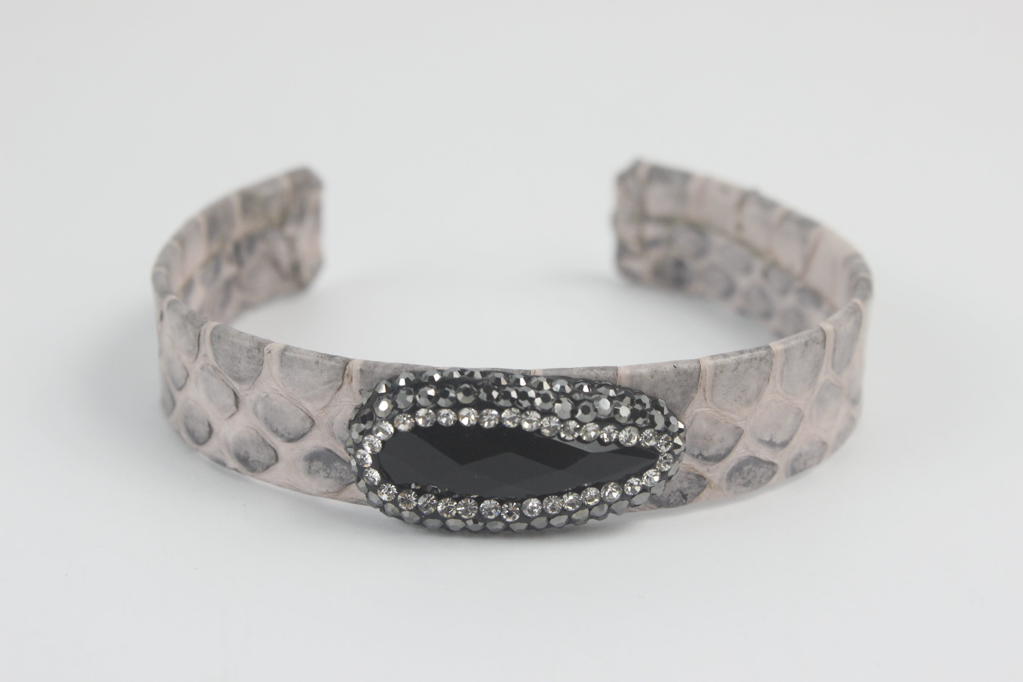 Fashion Pearl Leather Bangle Bracelet with Crystal B1739