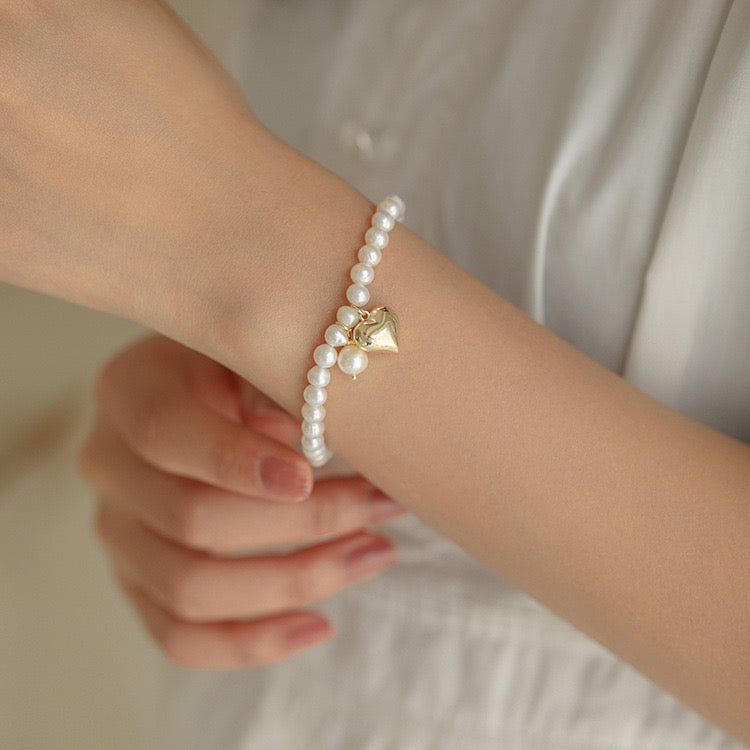 B3742 shop