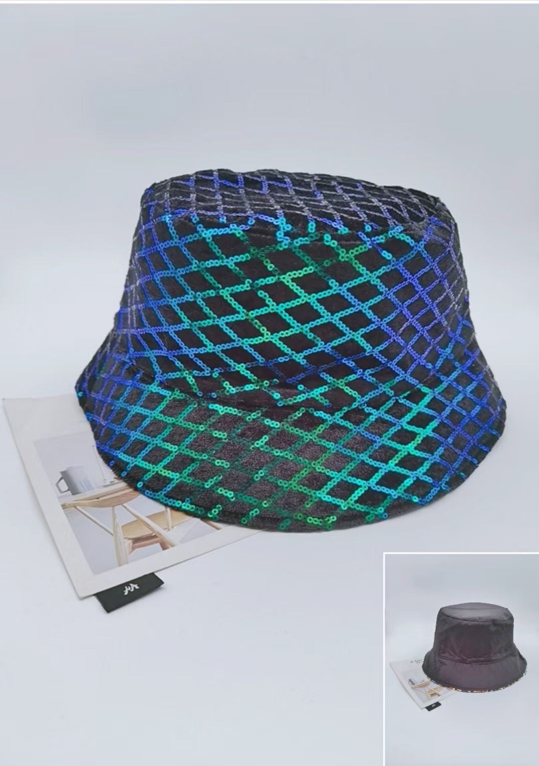 Sombrero de pescador con lentejuelas y diseño de malla C0293