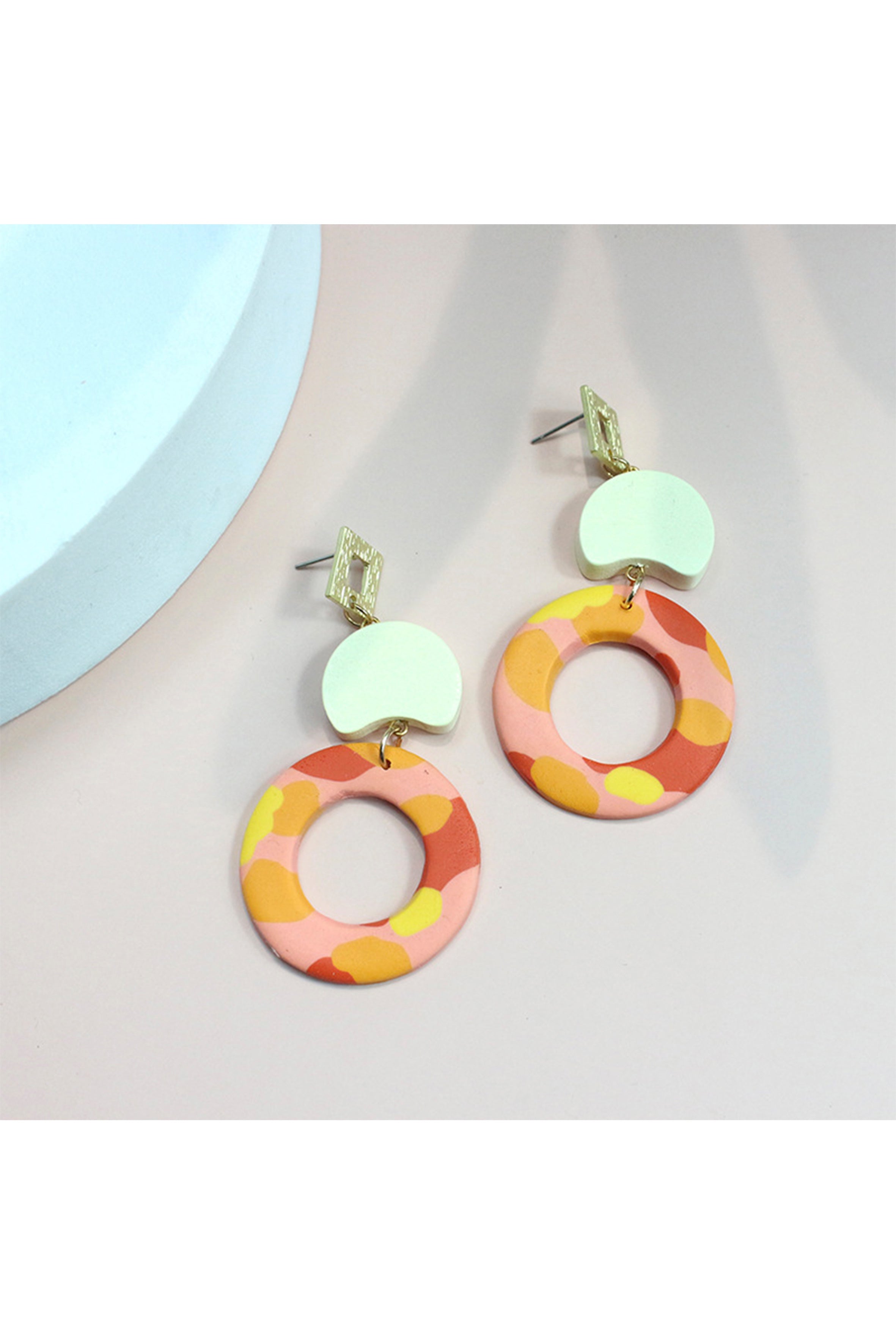 Pendientes de arcilla polimérica con cadena circular E6966