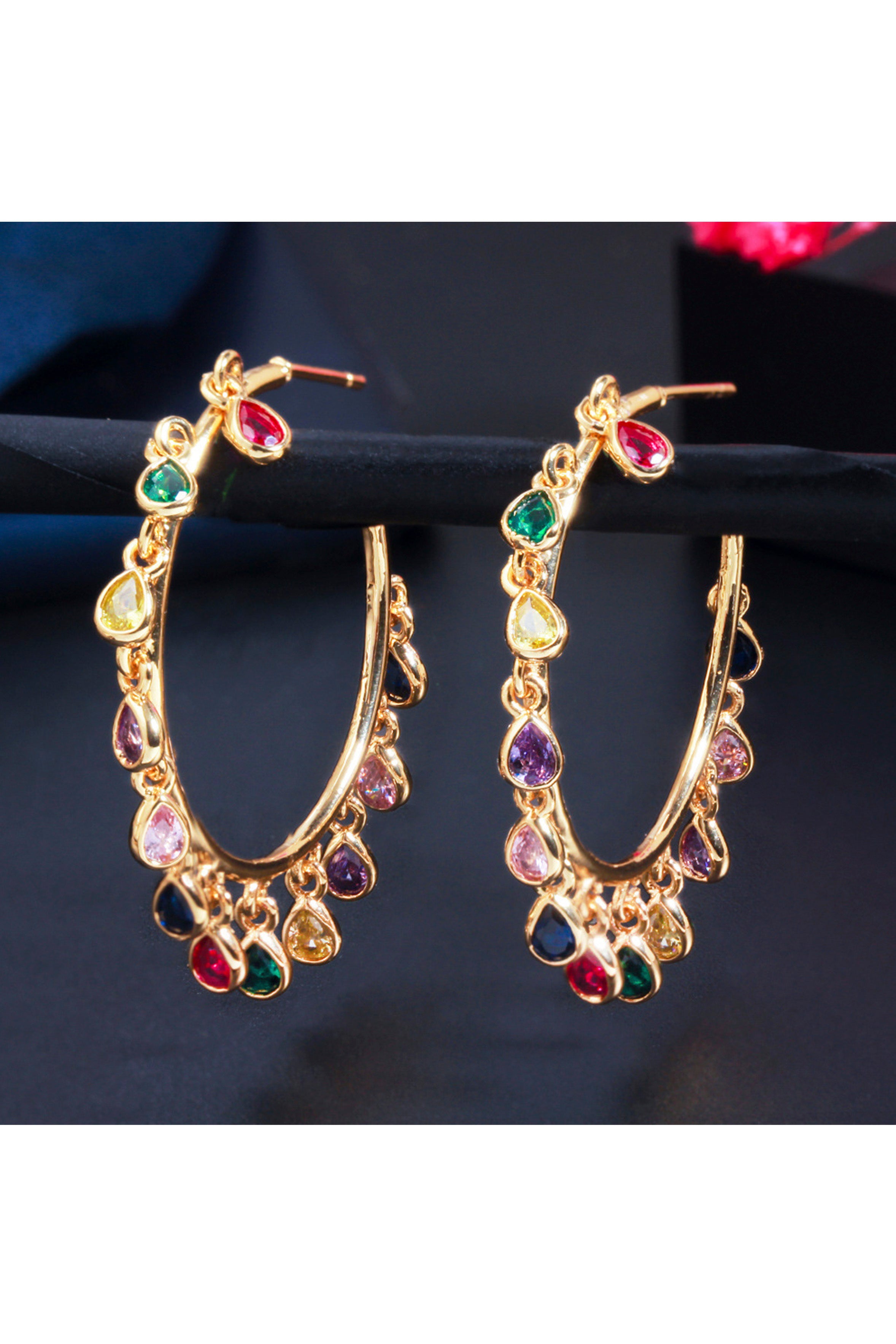 Pendientes de aro con circonitas cúbicas en forma de corazón E7227