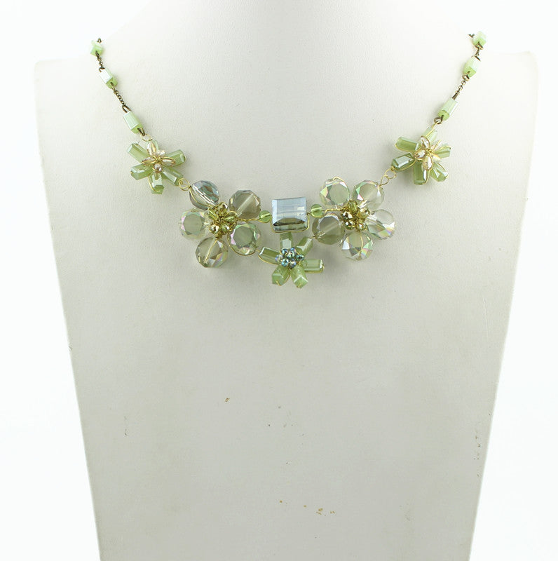 Collar corto de cristal con flores N2103