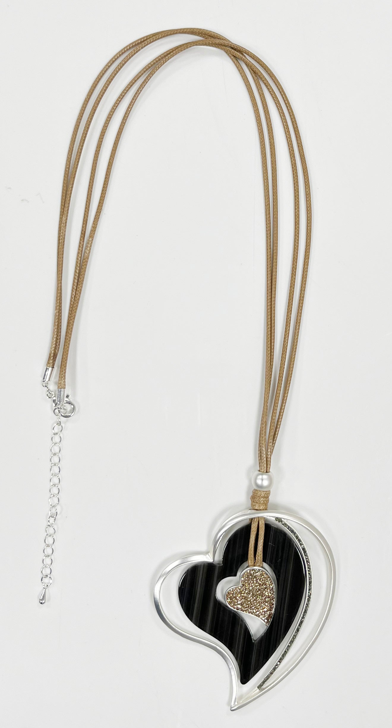 Collar de cuero con colgante de corazón N4920