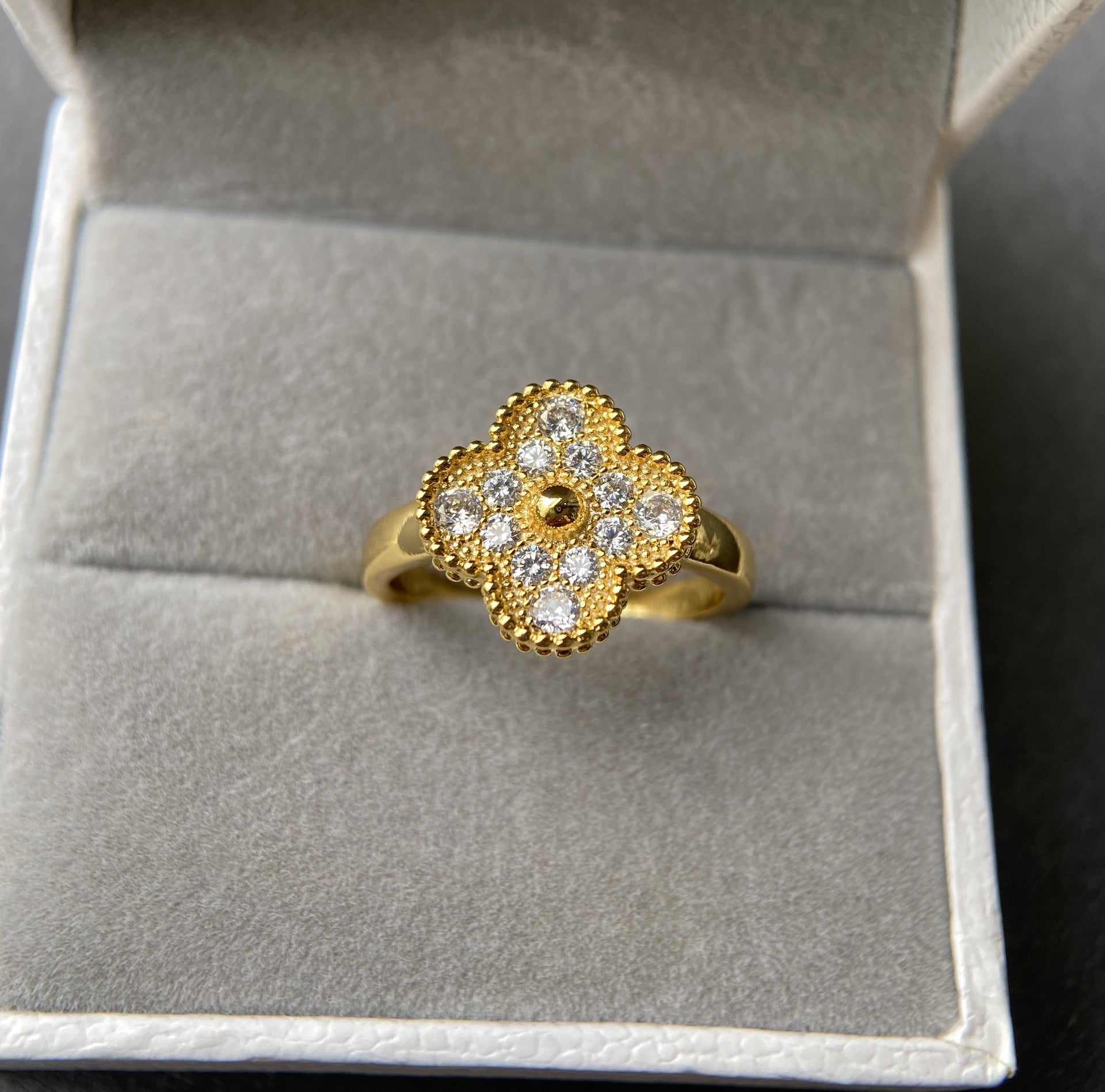 Clover Cubic Zirconia Ring AR12699