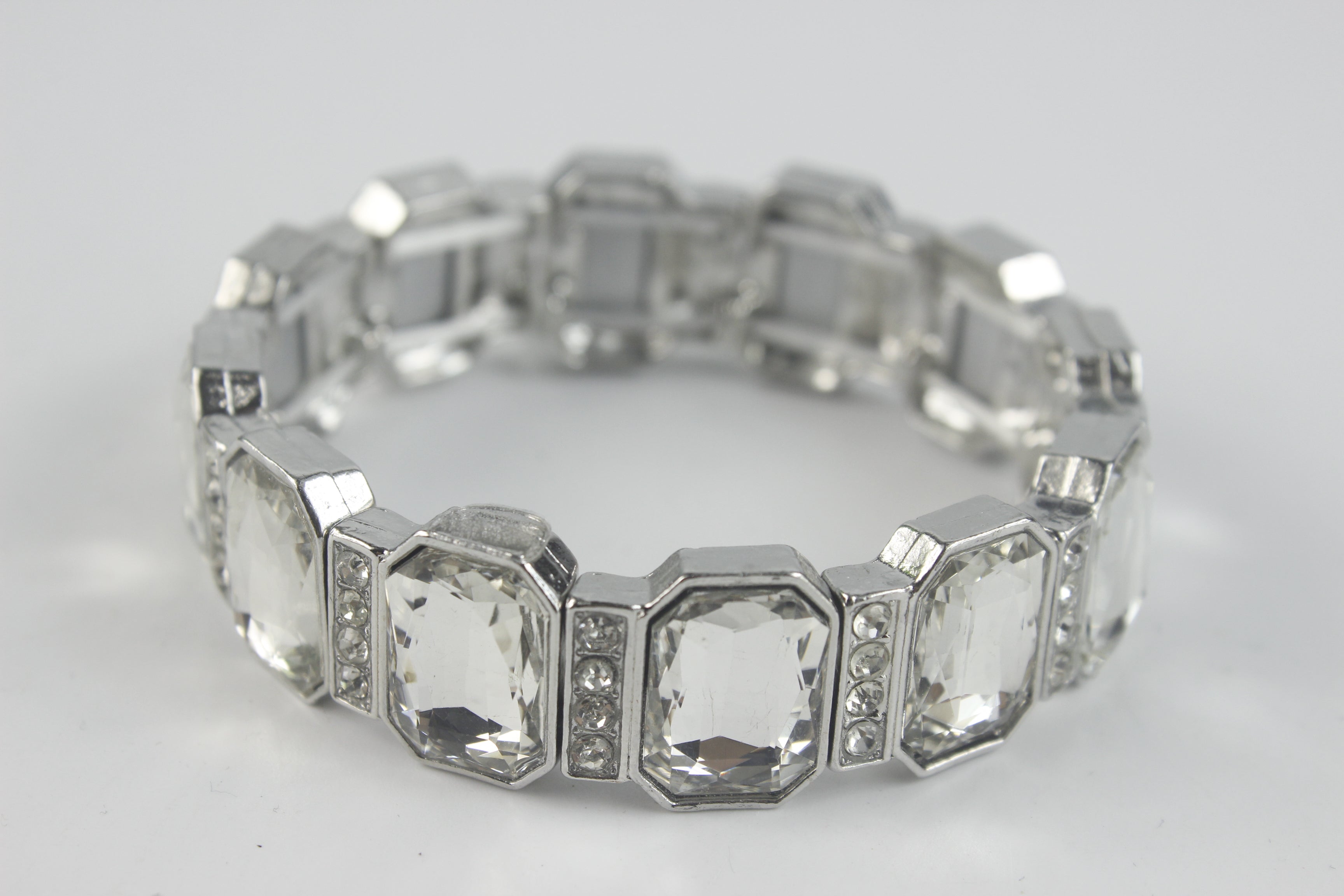 Pulsera elástica de gran tamaño con cristales cuadrados B1334